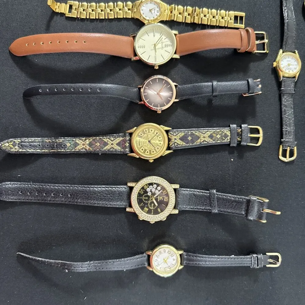 (A2) Bulk Lot Of 25 Watches Vintage And Modern Running On New Batteries!